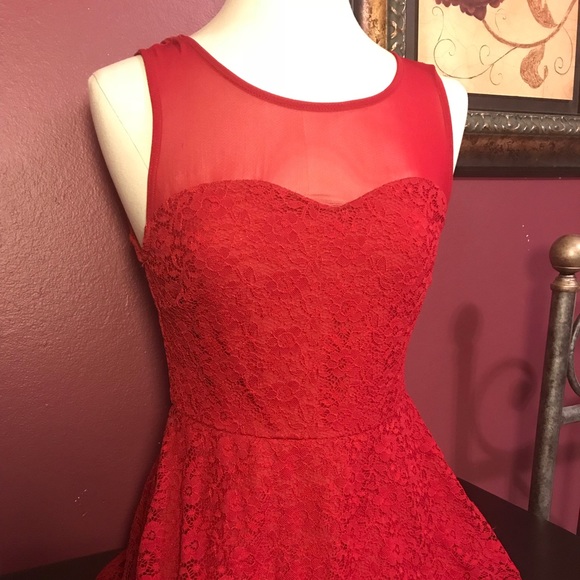 Red top. - Picture 5 of 5